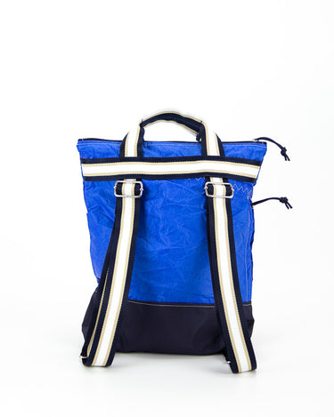 zaino piccolo in tessuto tecnico vela, colore blu, spallacci regolabili