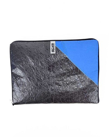 Vela nera e azzurro