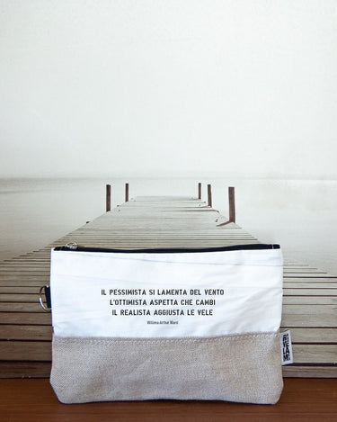 il pessimista si lamenta del vento, pochette vela riciclata bianca e canapa Rivelami