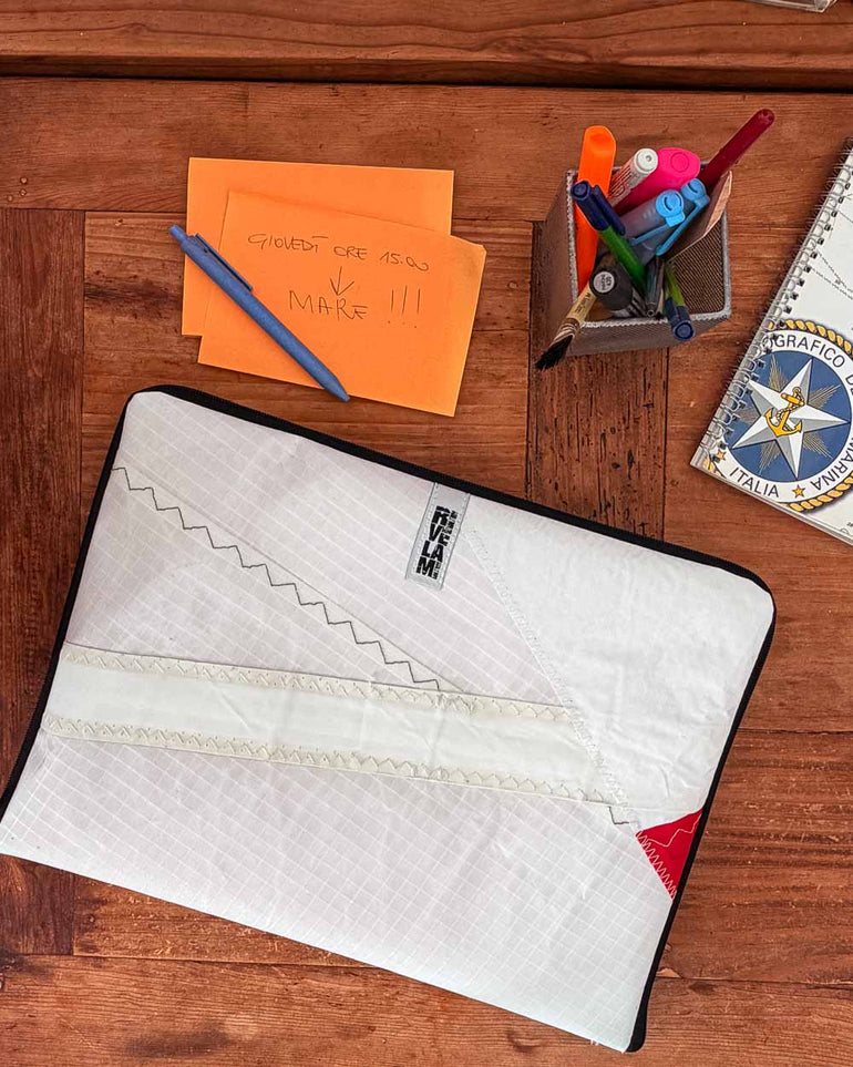 Vela bianca e rosso 3