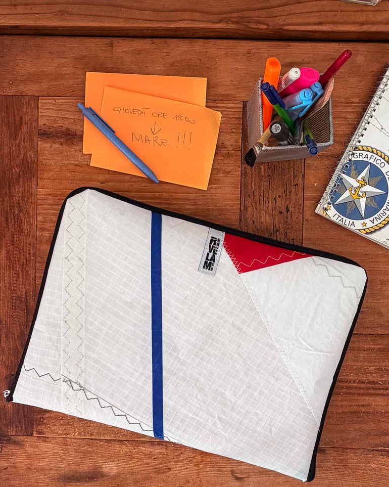 Vela bianca e rosso 2